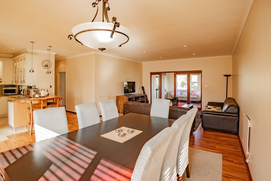 3 Bedroom Property for Sale in Kenridge Western Cape